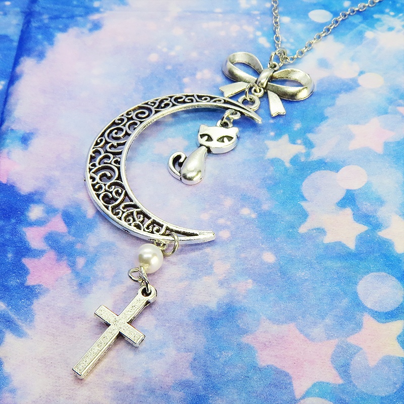 アンティークシルバー 猫とアラベスク調透かし入りの三日月のネックレス スワロフスキーパール ロザリオ リボン 長さ調整可 SV925可