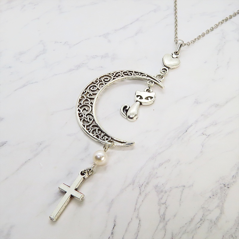 アンティークシルバー 猫とアラベスク調透かし入りの三日月のネックレス スワロフスキーパール ロザリオ ハート 長さ調整可 SV925可