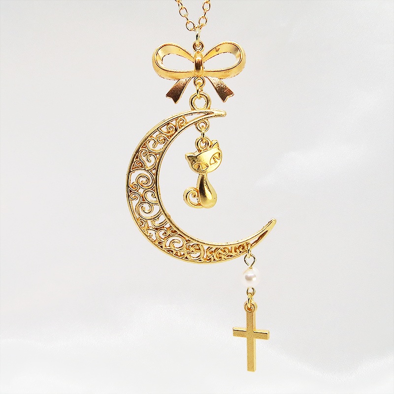 マットゴールド 猫とアラベスク調透かし入りの三日月のネックレス スワロフスキーパール ロザリオ リボン 長さ調整可