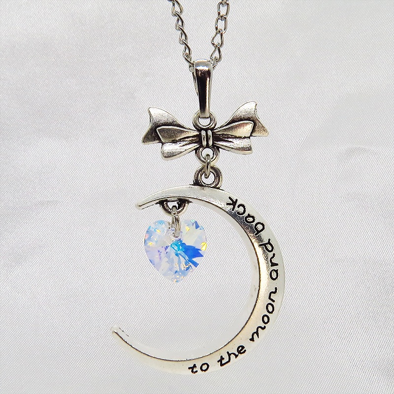 アンティークシルバー 三日月とハートのペンダントネックレス スワロフスキー(クリスタルオーロラ) 長さ調整可
