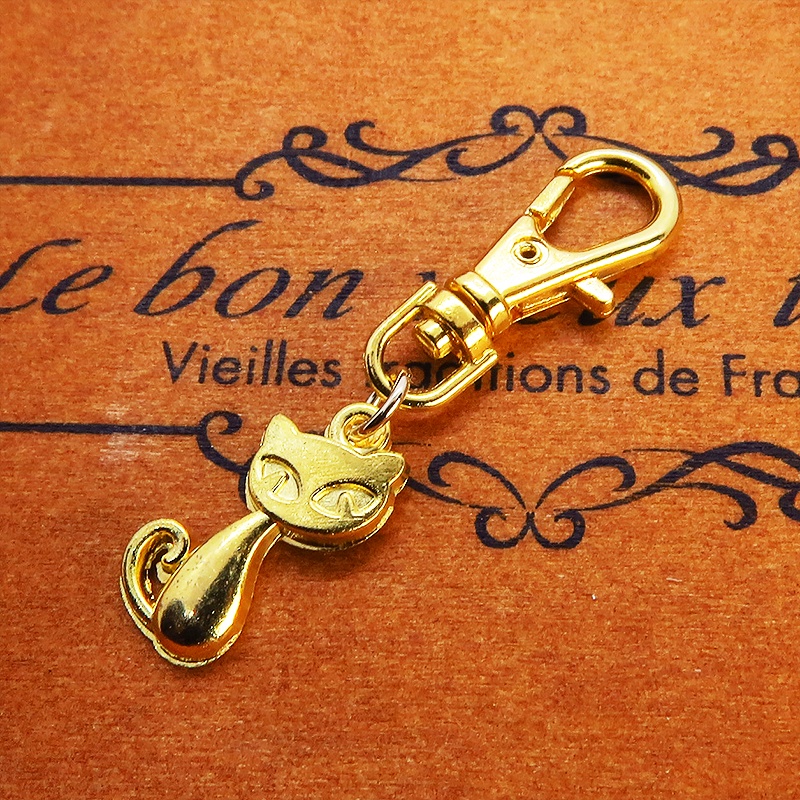 ゴールドカラー 可愛い猫のファスナーチャーム キーホルダー バッグチャーム 金具変更可