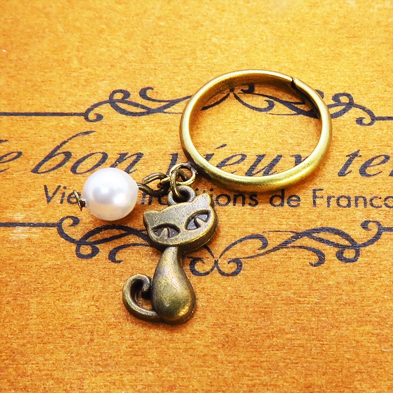 アンティークゴールド 猫とスワロフスキーパールの大人可愛いリング 指輪 フリーサイズ ピンキーリング