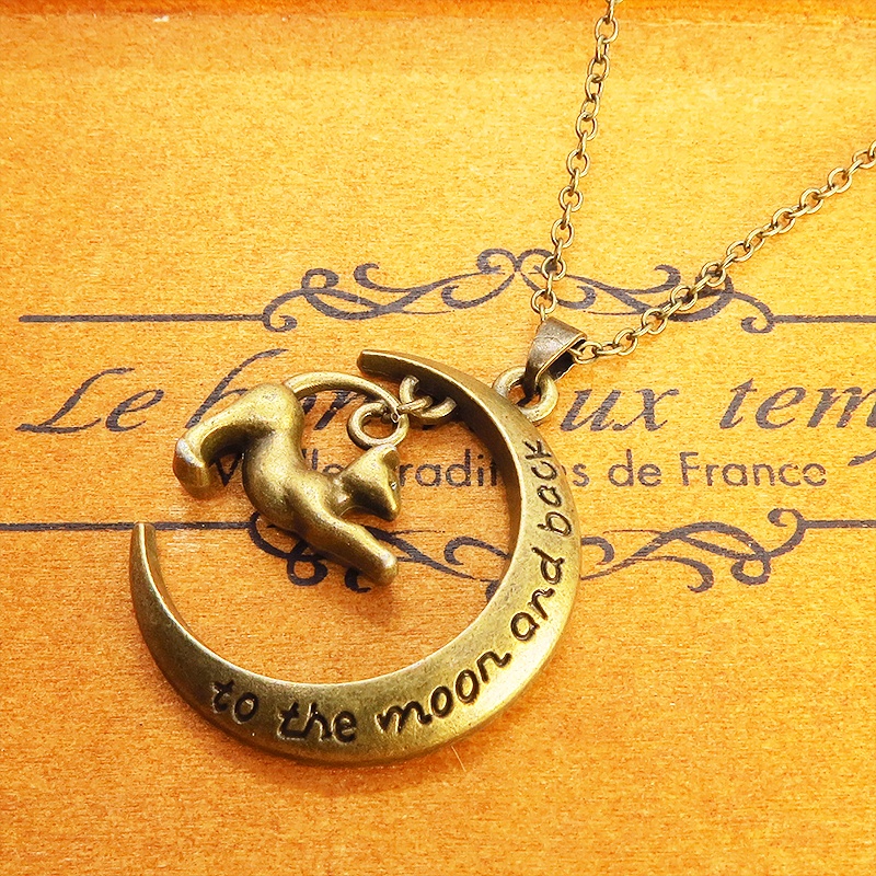 アンティークゴールド のび猫と三日月の大人可愛いペンダント・ネックレス 長さ調整可