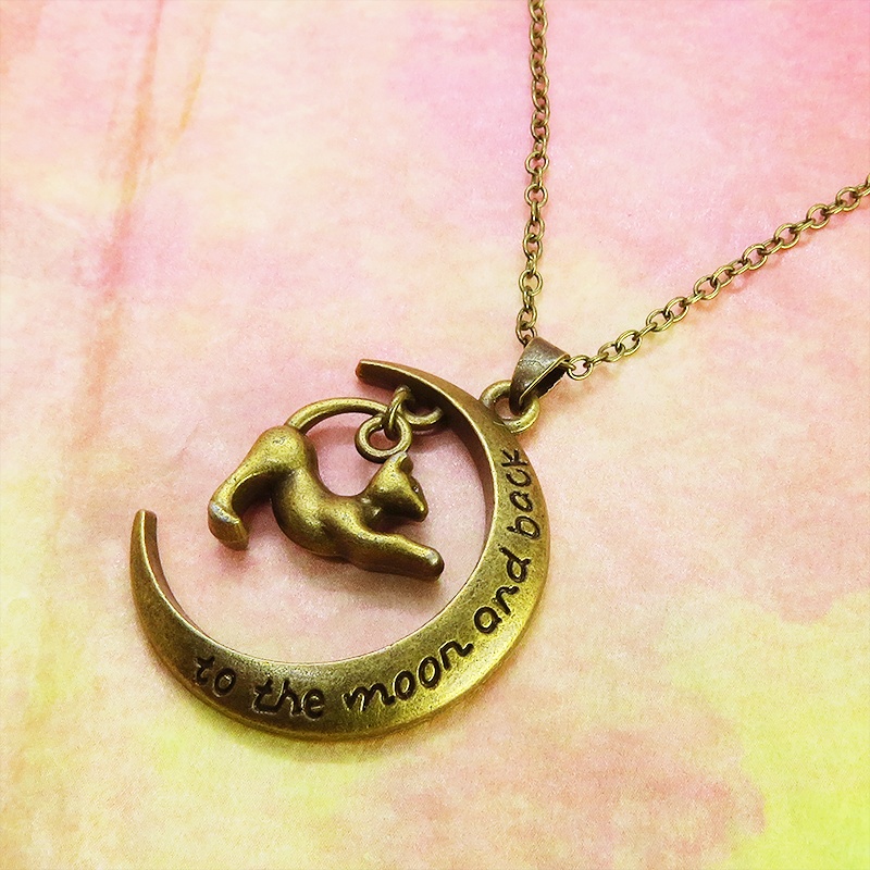 アンティークゴールド のび猫と三日月の大人可愛いペンダント・ネックレス 長さ調整可
