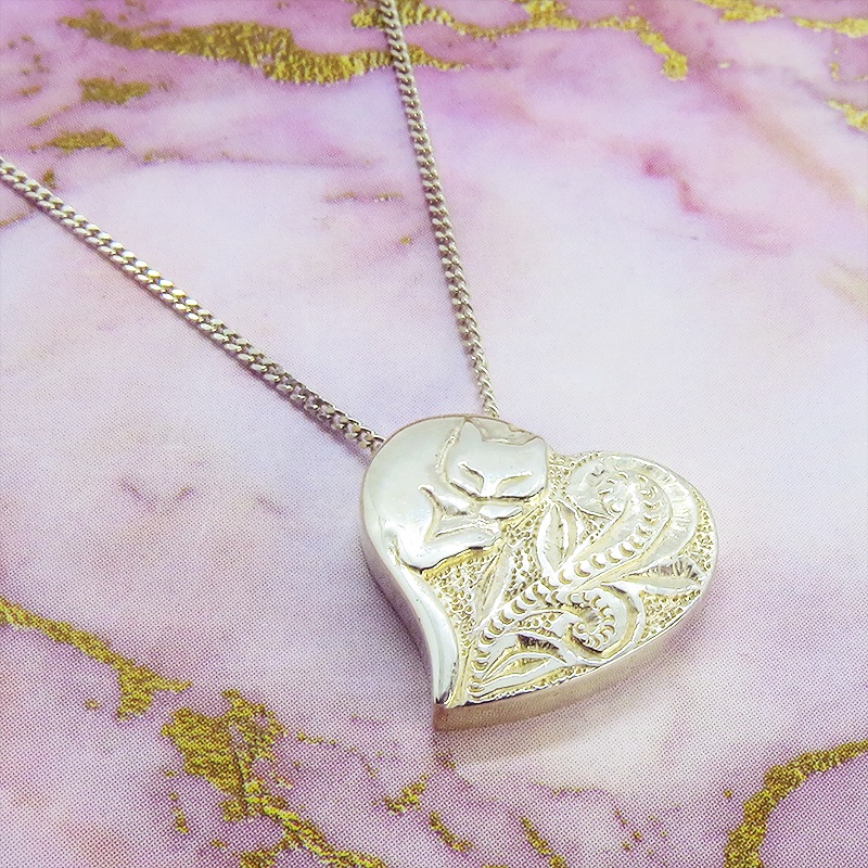 大人可愛いハートの猫ネックレス シルバー925 ハワイアンネックレス