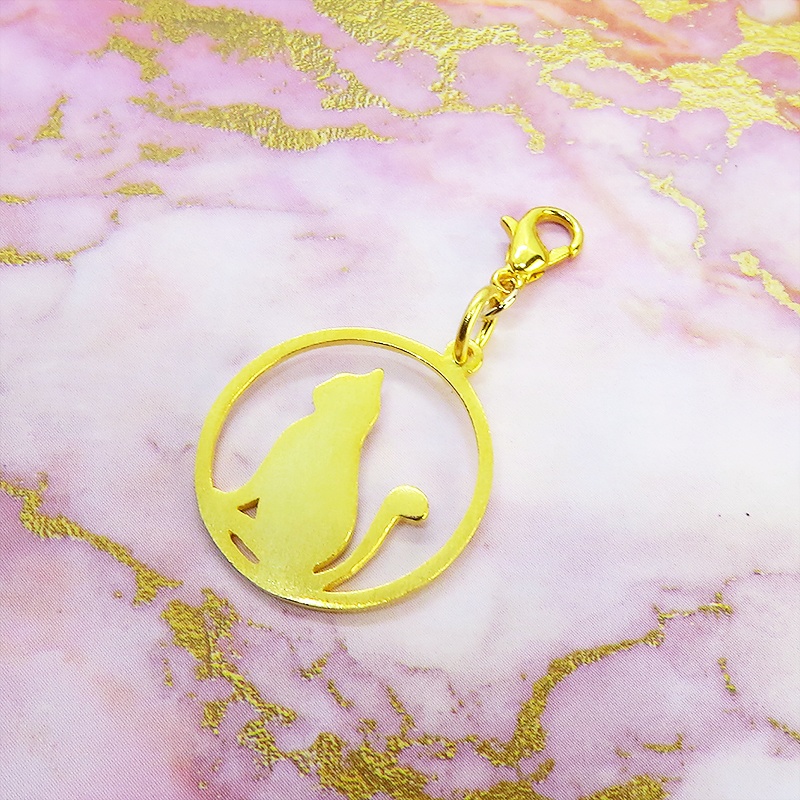 スマホ・マスクチャーム 満月と猫 ゴールドキャットムーン シルバー925 18Kゴールドコーティング ジャックピン追加可