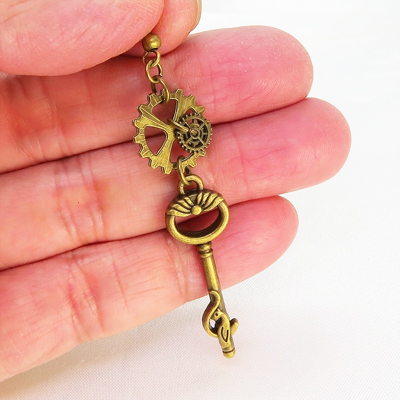 スチームパンク風 猫と歯車と鍵 ロングピアス アシンメトリーピアス アンティークカラーVol.1