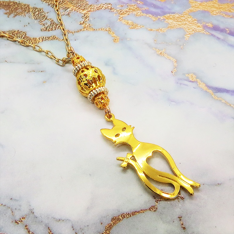 ゴールドカラー スマートな猫シルエットモチーフと透かしメタルビーズのネックレス 長さ調整可 アジャスター可