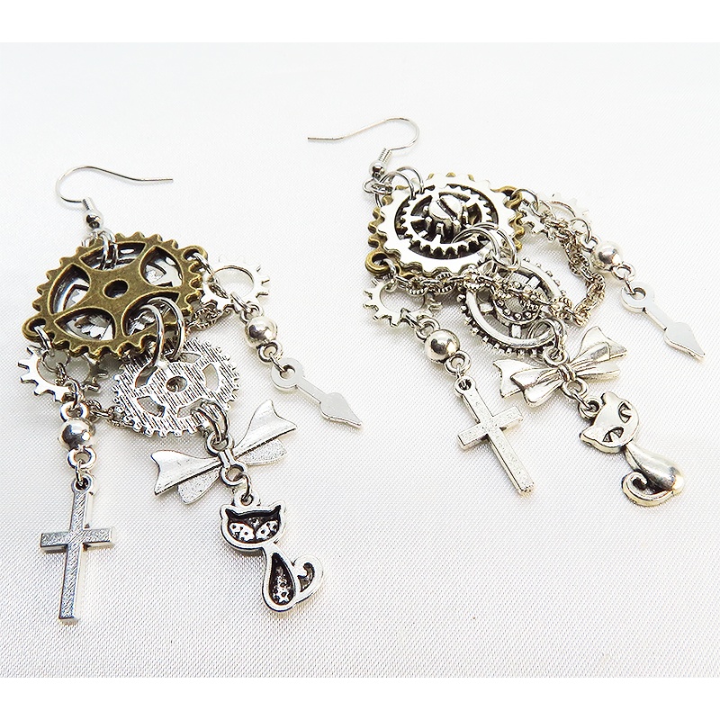 アンティークシルバー 猫と歯車のスチームパンク多層構造ピアス チェーンピアス サージカル可