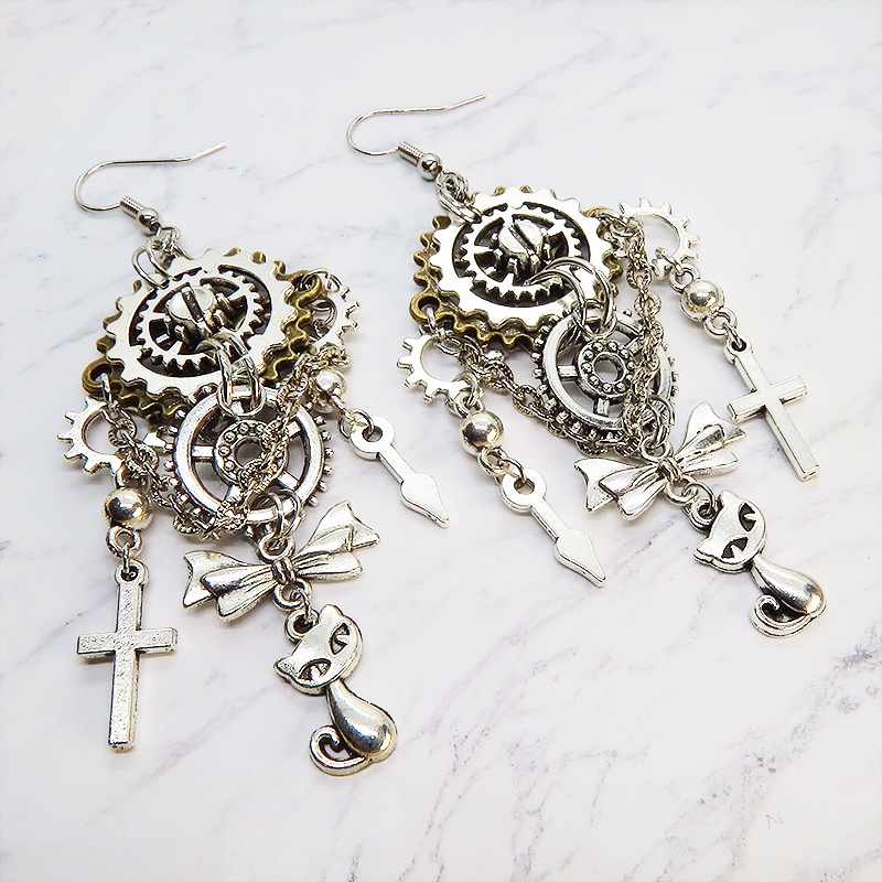 アンティークシルバー 猫と歯車のスチームパンク多層構造ピアス チェーンピアス サージカル可