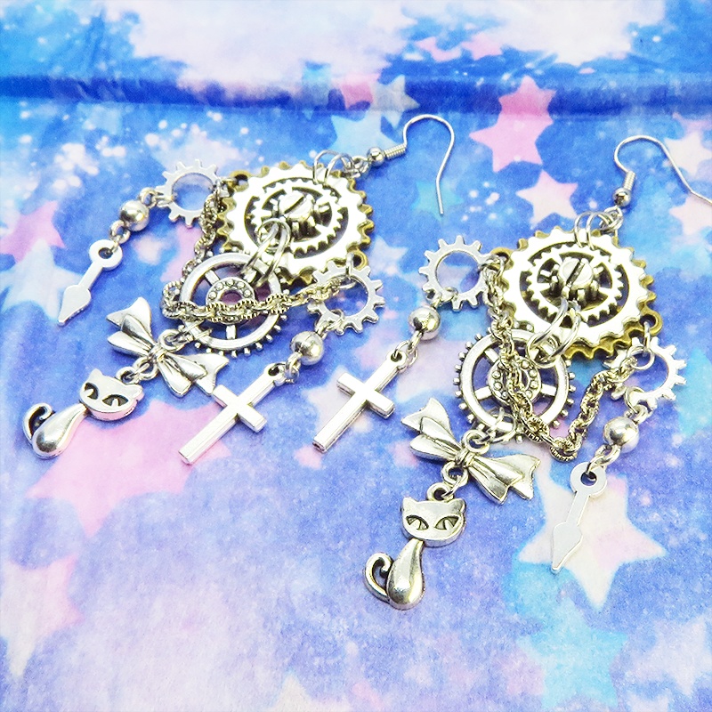 アンティークシルバー 猫と歯車のスチームパンク多層構造ピアス チェーンピアス サージカル可