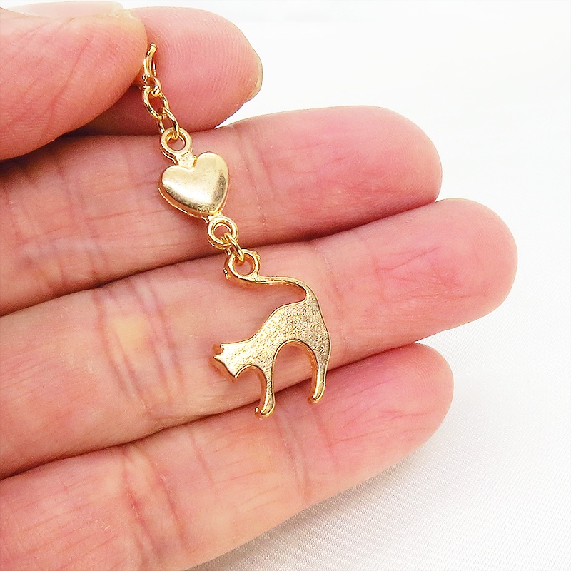 マスクチャーム マットゴールドの跳ね猫とハートの大人可愛いチャーム キーホルダー