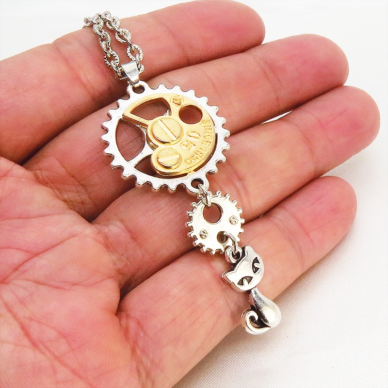 アンティークシルバー 猫と歯車を組合せたスチームパンク風ペンダントネックレス 長さ調整可