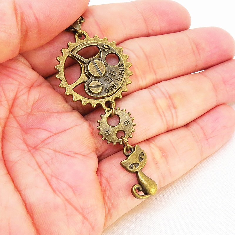 アンティークゴールド 猫と歯車を組合せたスチームパンク風ペンダントネックレス 長さ調整可