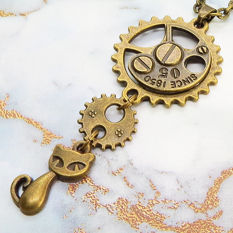 アンティークゴールド 猫と歯車を組合せたスチームパンク風ペンダントネックレス 長さ調整可
