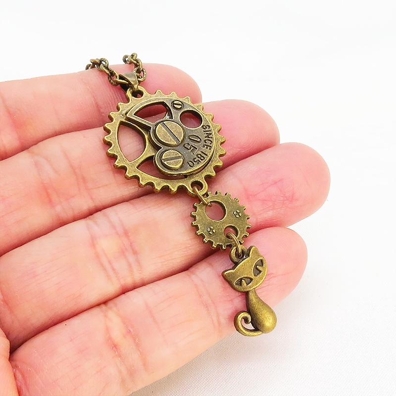 アンティークゴールド 猫と歯車を組合せたスチームパンク風ペンダントネックレス 長さ調整可