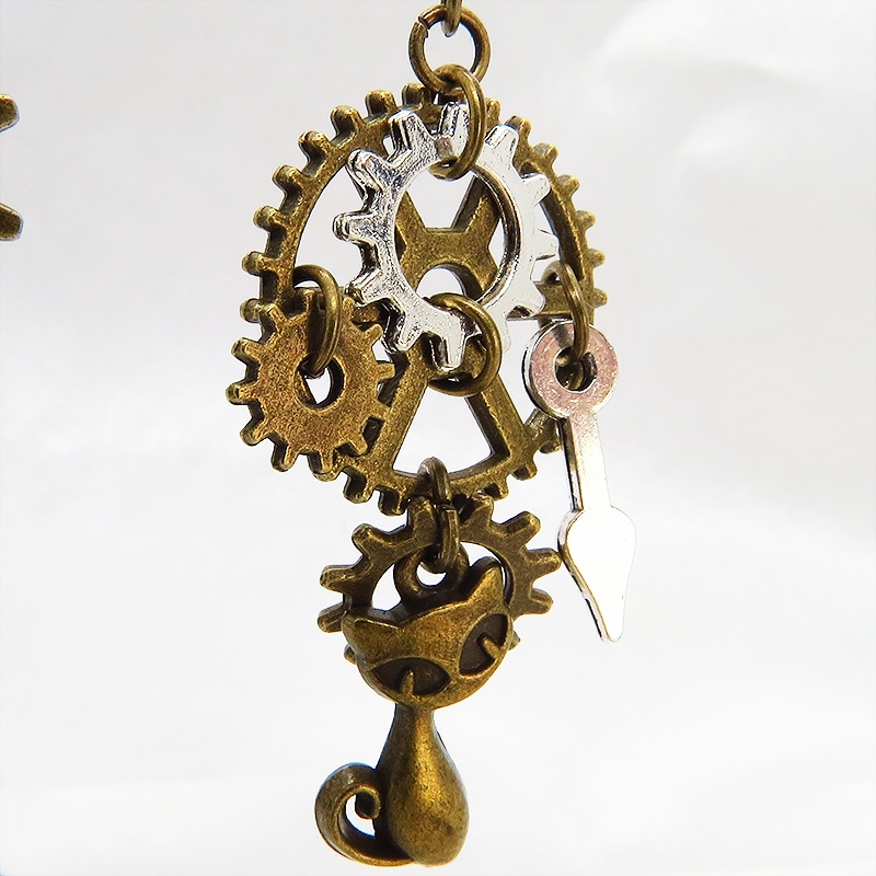 スチームパンク風 猫とロザリオと歯車のアシンメトリーピアス Vol.01 アンティークカラー