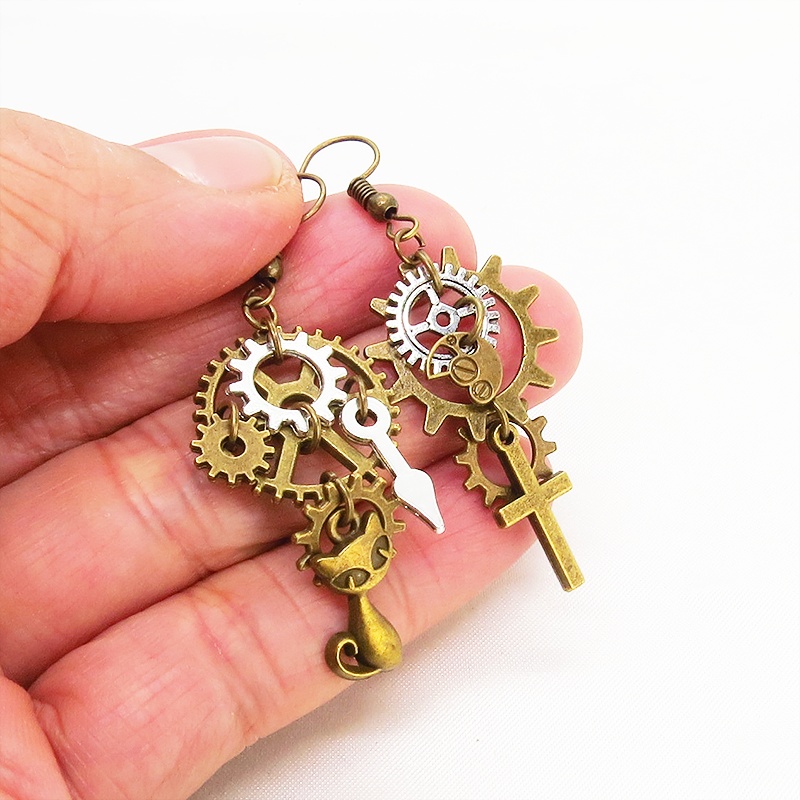 スチームパンク風 猫とロザリオと歯車のアシンメトリーピアス Vol.01 アンティークカラー
