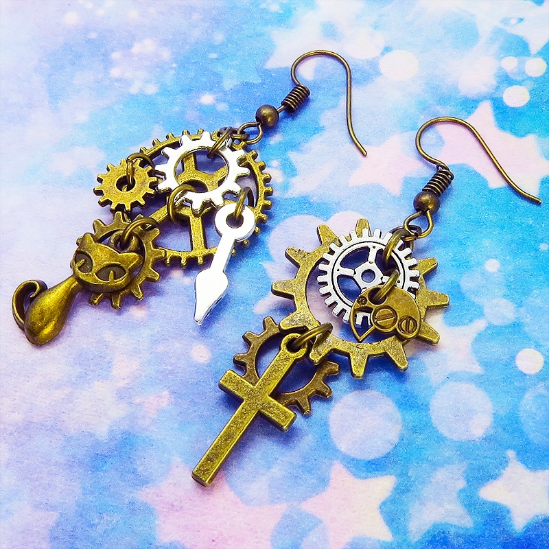 スチームパンク風 猫とロザリオと歯車のアシンメトリーピアス Vol.01 アンティークカラー