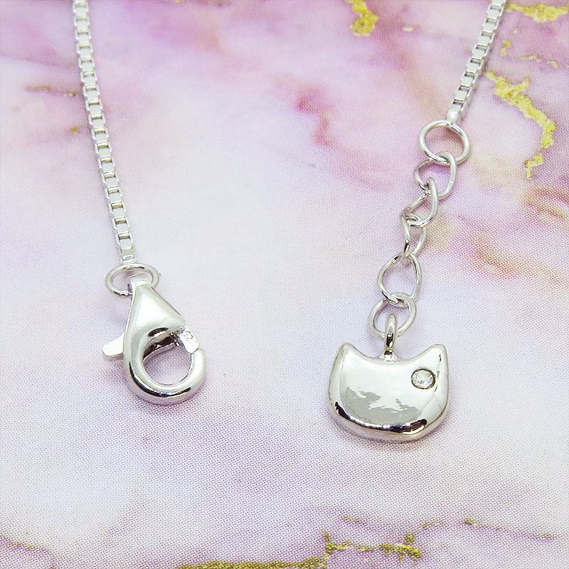 シルバー925 猫フェイスモチーフとキュービックジルコニアのビジューのブレスレット スワロフスキー