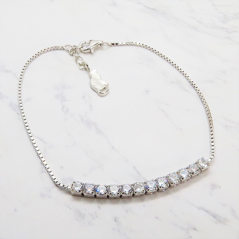 シルバー925 猫シルエットモチーフとキュービックジルコニアのビジューのブレスレット