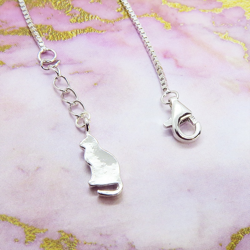 シルバー925 猫シルエットモチーフとキュービックジルコニアのビジューのブレスレット