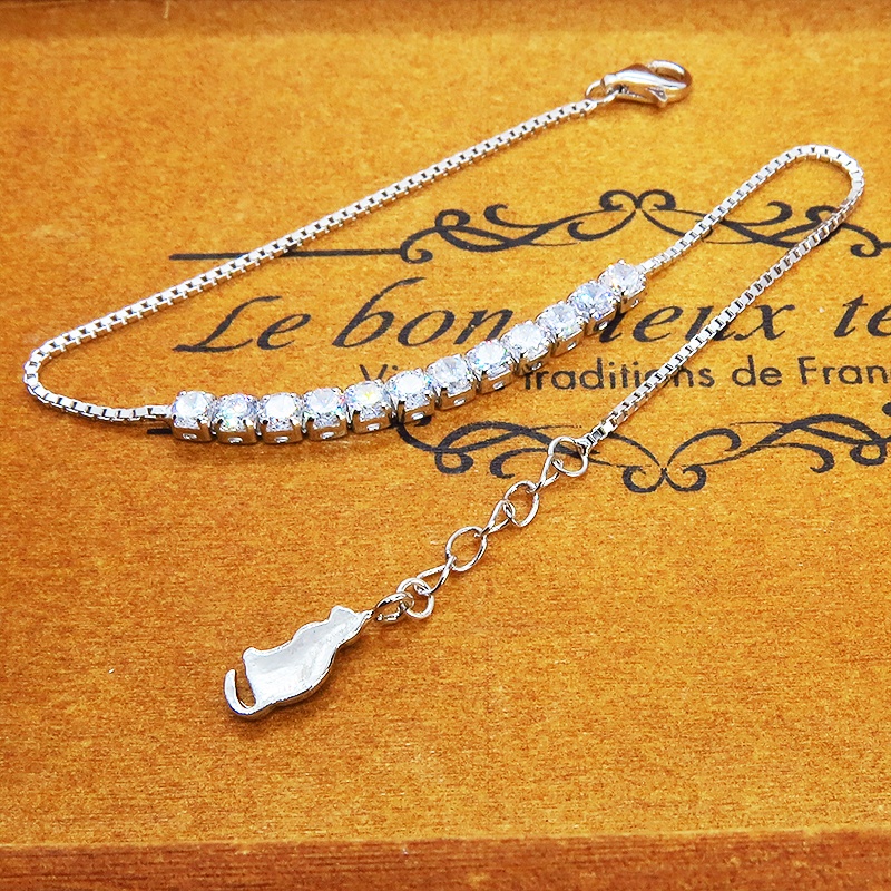 シルバー925 猫シルエットモチーフとキュービックジルコニアのビジューのブレスレット