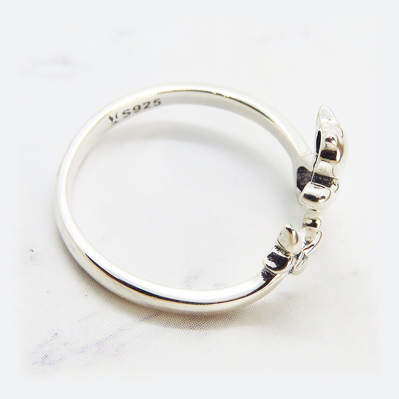 【再々販】【再販×3】シルバー925 蝶とたわむれる子猫のシルエットをかたどったオープンリング