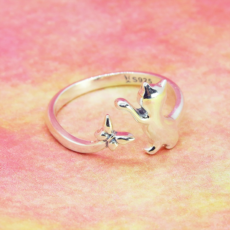 【再々販】【再販×3】シルバー925 蝶とたわむれる子猫のシルエットをかたどったオープンリング