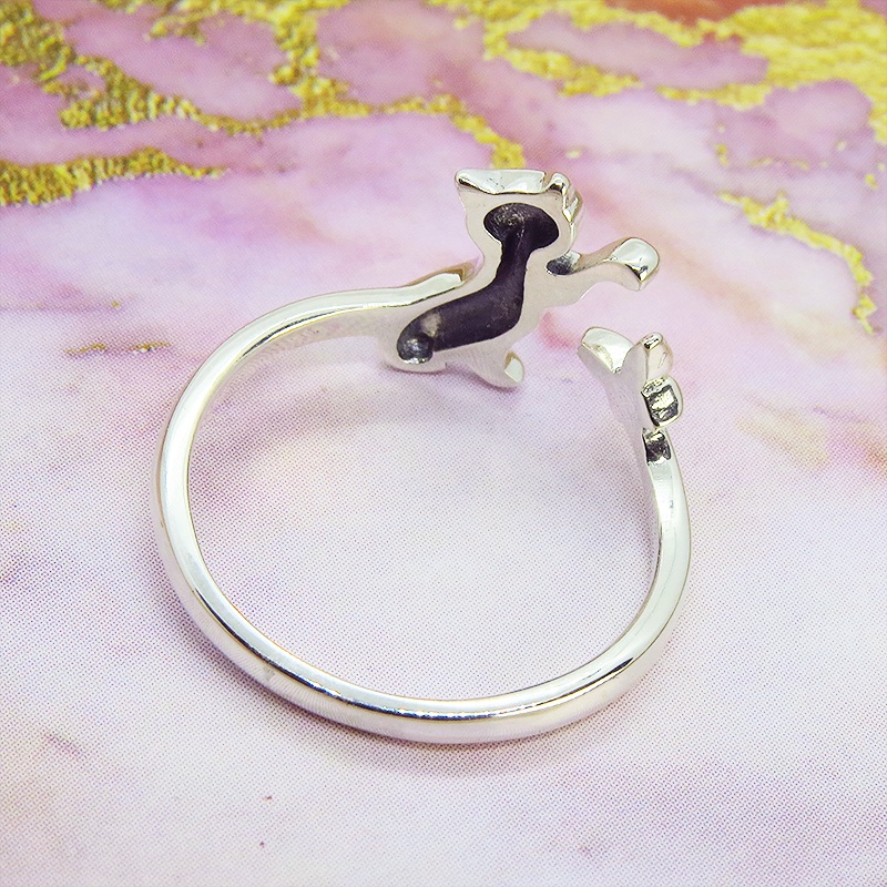 【再々販】【再販×3】シルバー925 蝶とたわむれる子猫のシルエットをかたどったオープンリング