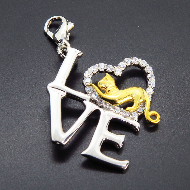 マスクチャーム シルバー925 猫とハートとLOVEのミックスモチーフ キュービックジルコニア 18Kゴールドコーティング