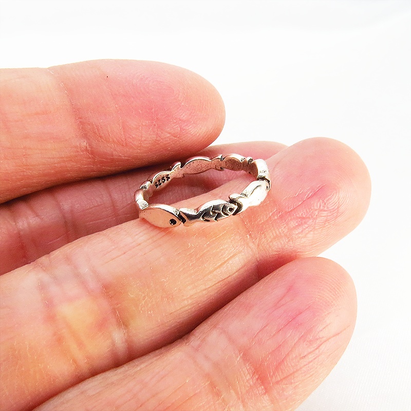 お魚モチーフが連なる可愛いリング シングル シルバー925コーティング オープンリング ピンキーリング 華奢