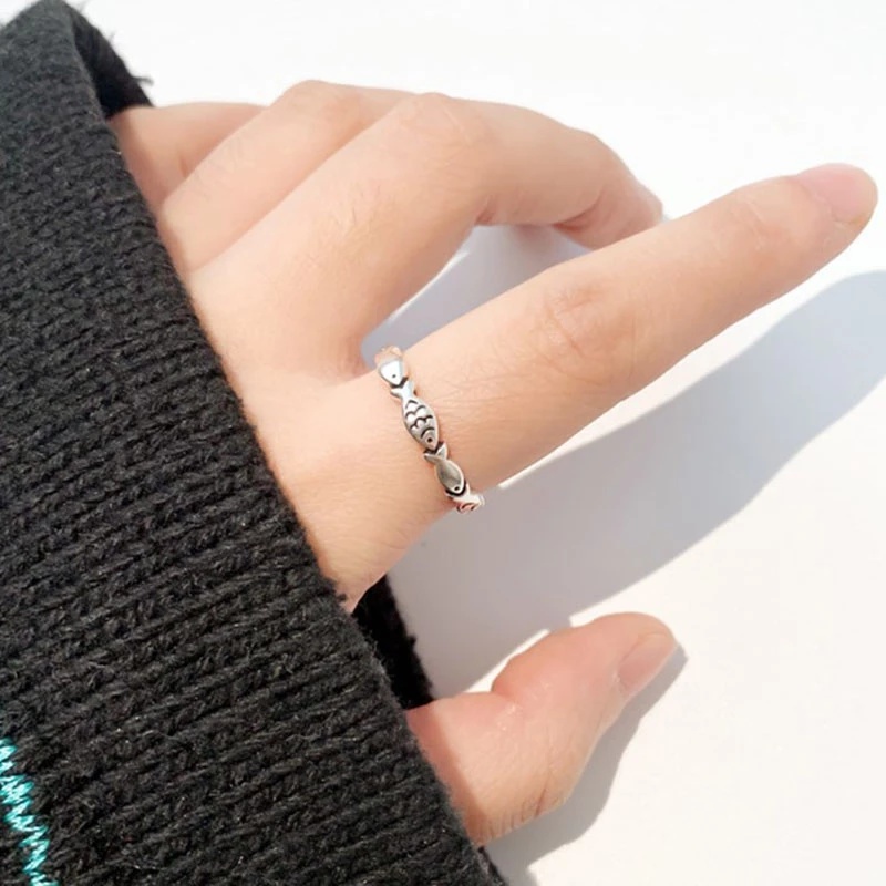 お魚モチーフが連なる可愛いリング シングル シルバー925コーティング オープンリング ピンキーリング 華奢