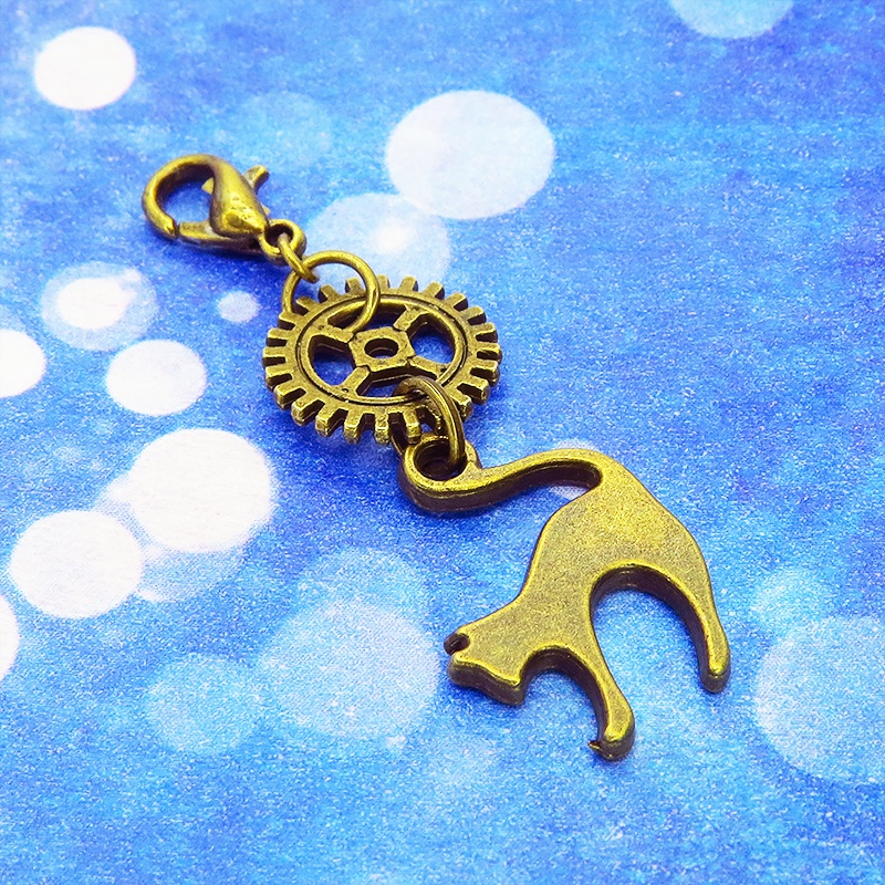 マスクチャーム チームパンク風 跳ね猫と歯車のシンプルなチャーム キーホルダー アンティークカラー