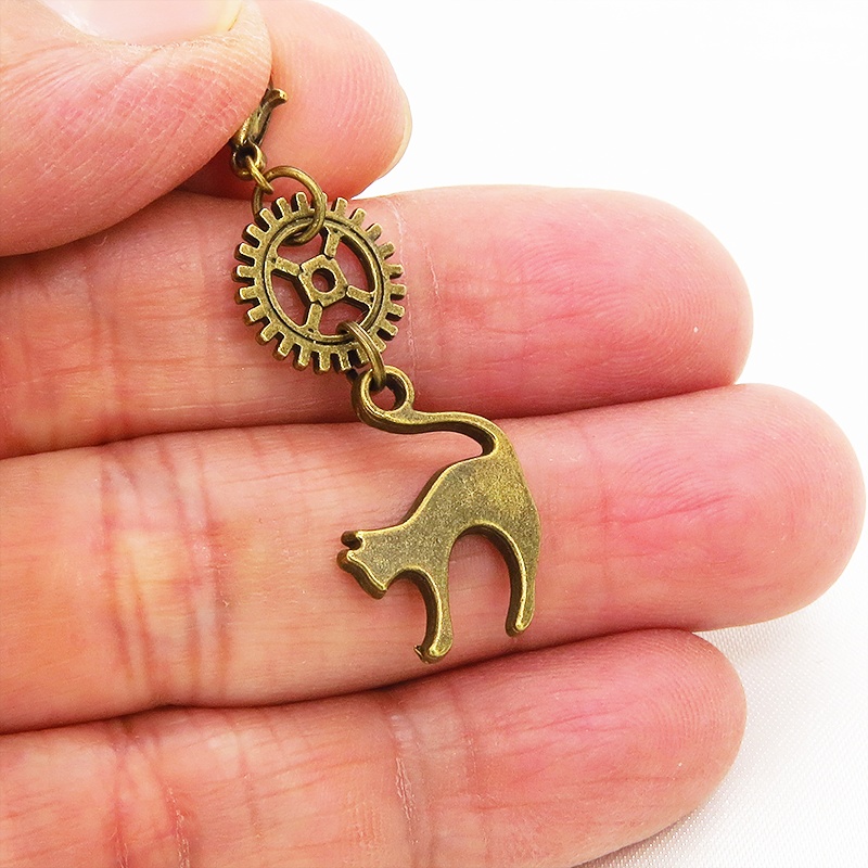 マスクチャーム チームパンク風 跳ね猫と歯車のシンプルなチャーム キーホルダー アンティークカラー