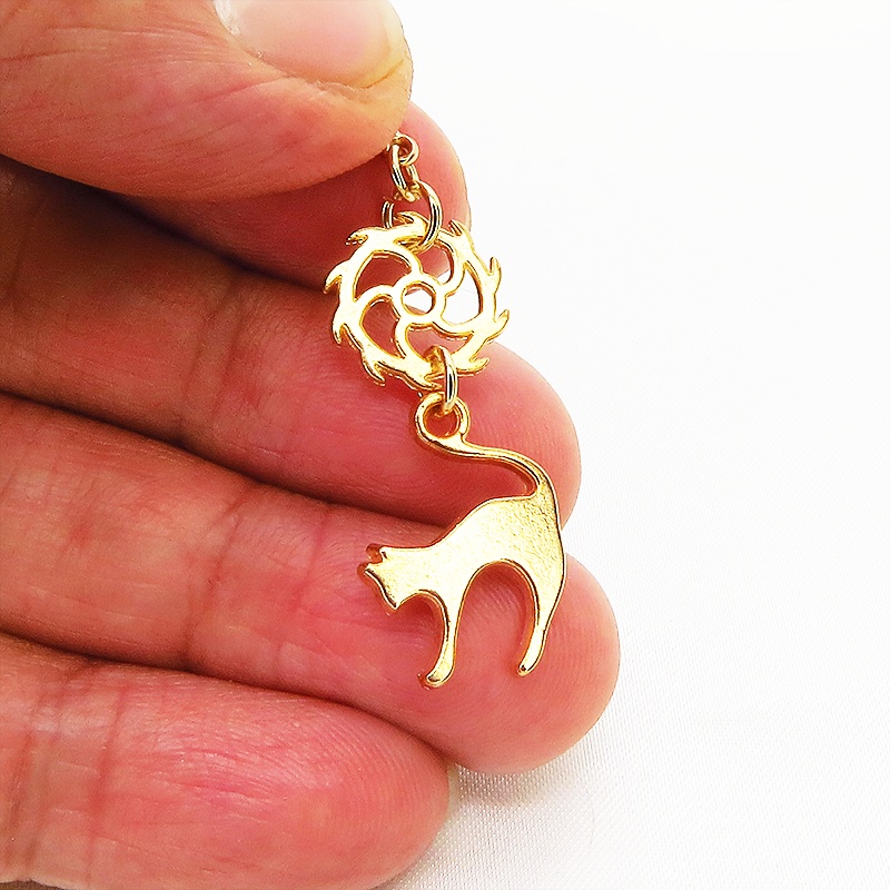 マスクチャーム チームパンク風 跳ね猫と歯車のシンプルなチャーム キーホルダー マットゴールド