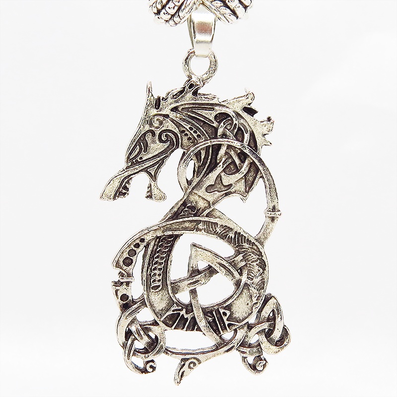 アンティークシルバー ドラゴンモチーフのペンダントネックレス 模様刻みチェーン ゴシック パンク メタル 龍 長さ調整可