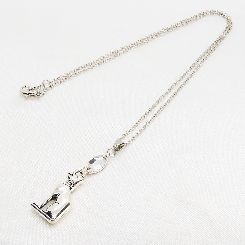 バステト 猫の神様 エジプト神 猫モチーフとスワロフスキーのネックレス 立体 シルバーカラー