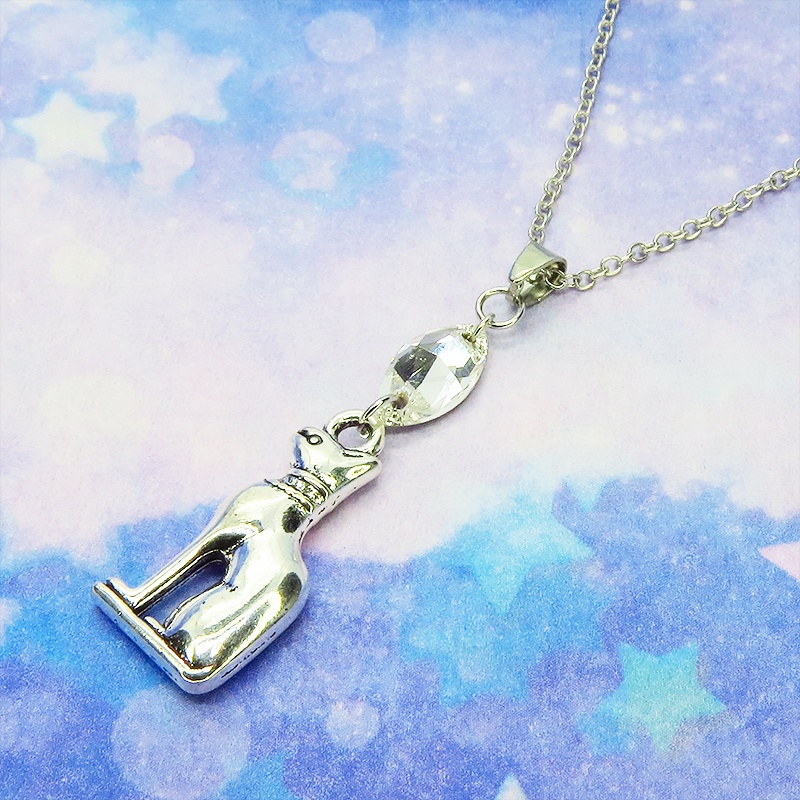 バステト 猫の神様 エジプト神 猫モチーフとスワロフスキーのネックレス 立体 シルバーカラー