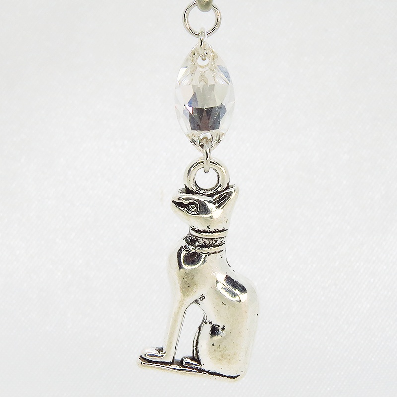 バステト 猫の神様 エジプト神 猫モチーフとスワロフスキーのネックレス 立体 シルバーカラー