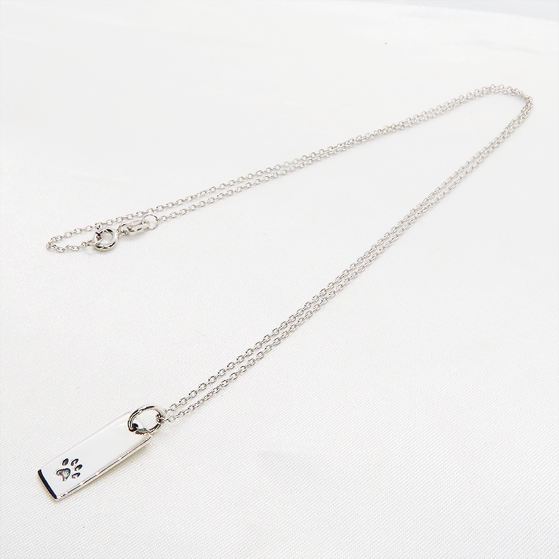 肉球がワンポイントのシルバー925のタグプレートペンダントネックレス 猫ネックレス