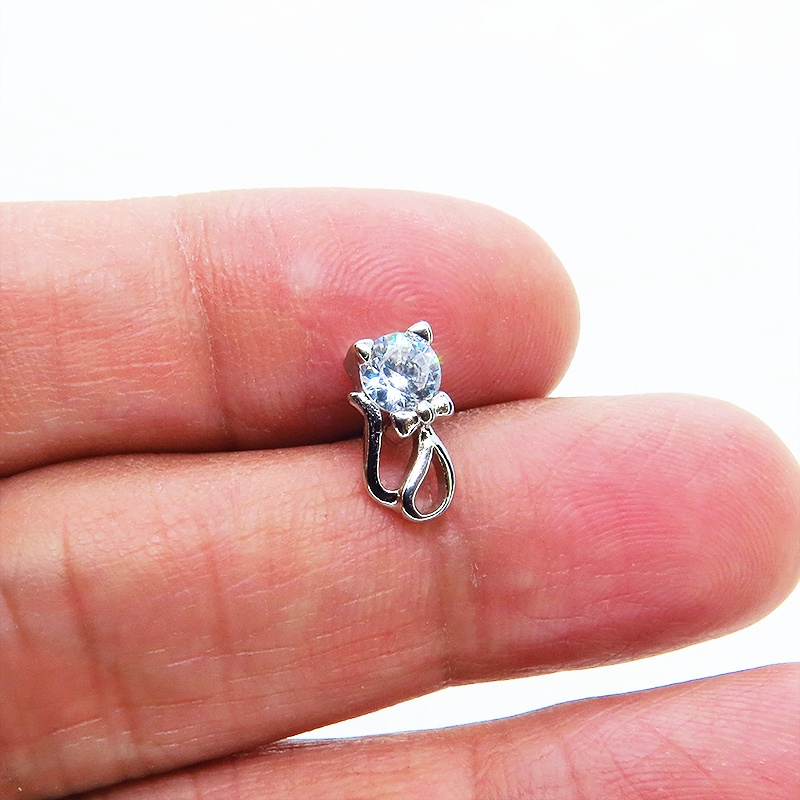 シルバー925 柔らかな曲線のある猫シルエットモチーフの大人可愛いピアス キュービックジルコニア