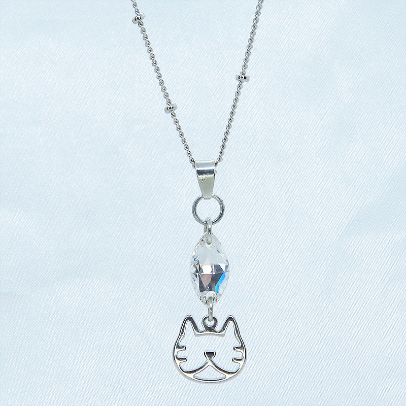 猫フェイスシルエットモチーフとと大きめスワロフスキー・クリスタル(クリアカラー)のネックレス シルバーカラー