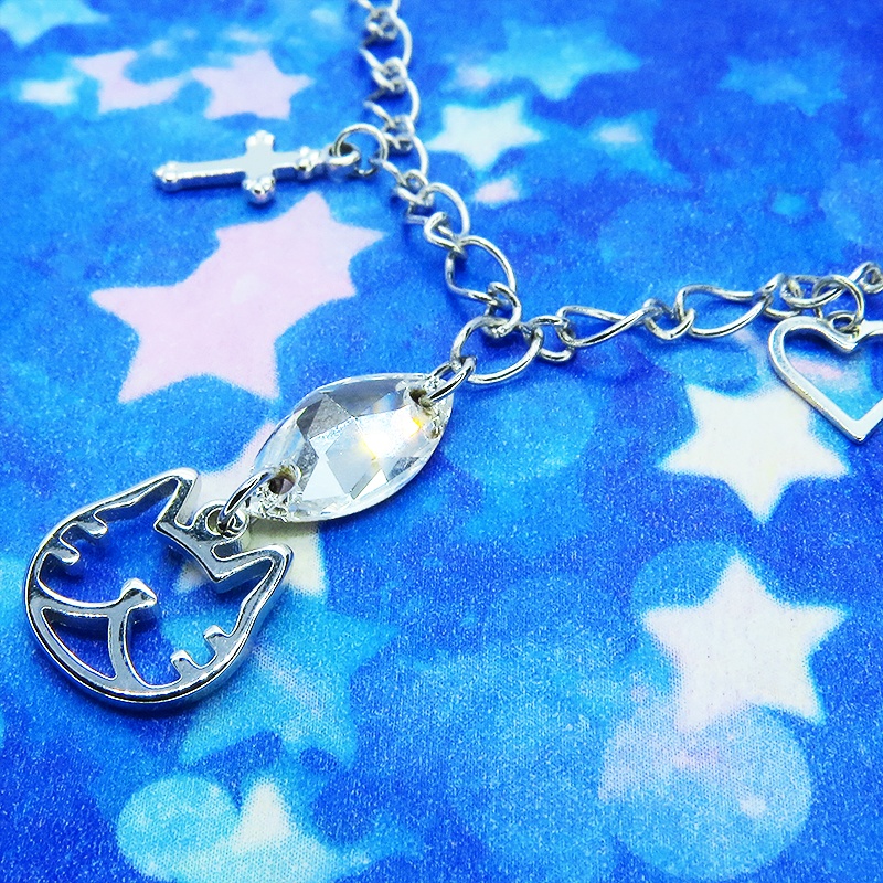 猫フェイスシルエットモチーフと大きめスワロフスキー(クリアカラー)のブレスレット シルバーカラー ロザリオ ハート