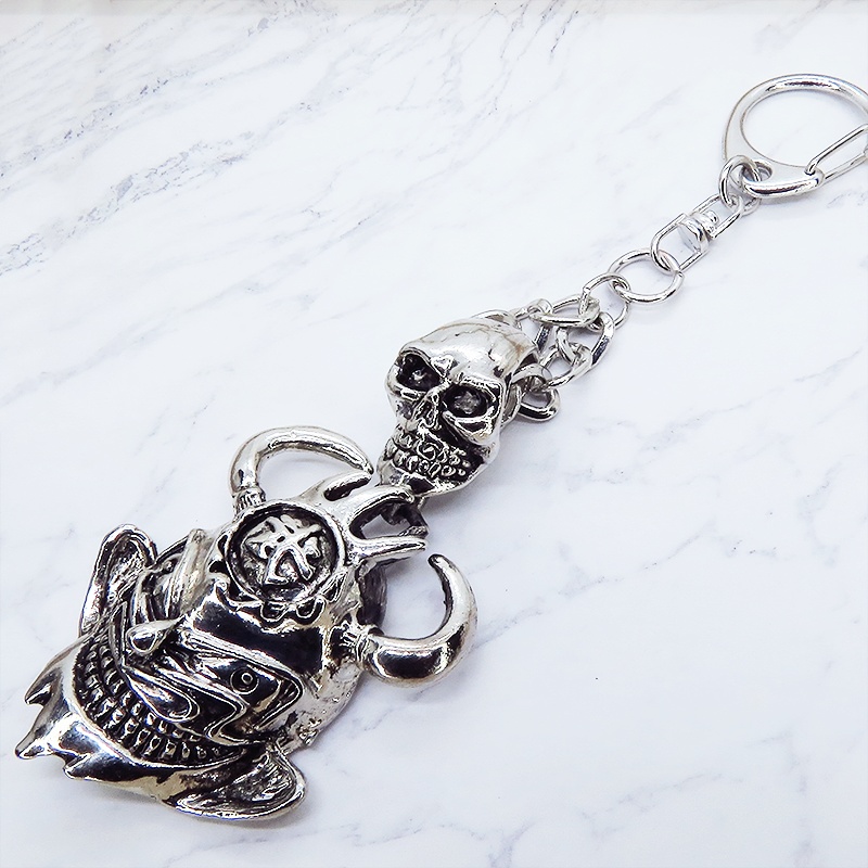 アンティークシルバー メンズ キーホルダー ドクロ 武者 侍 サムライ カブト ロック パンク