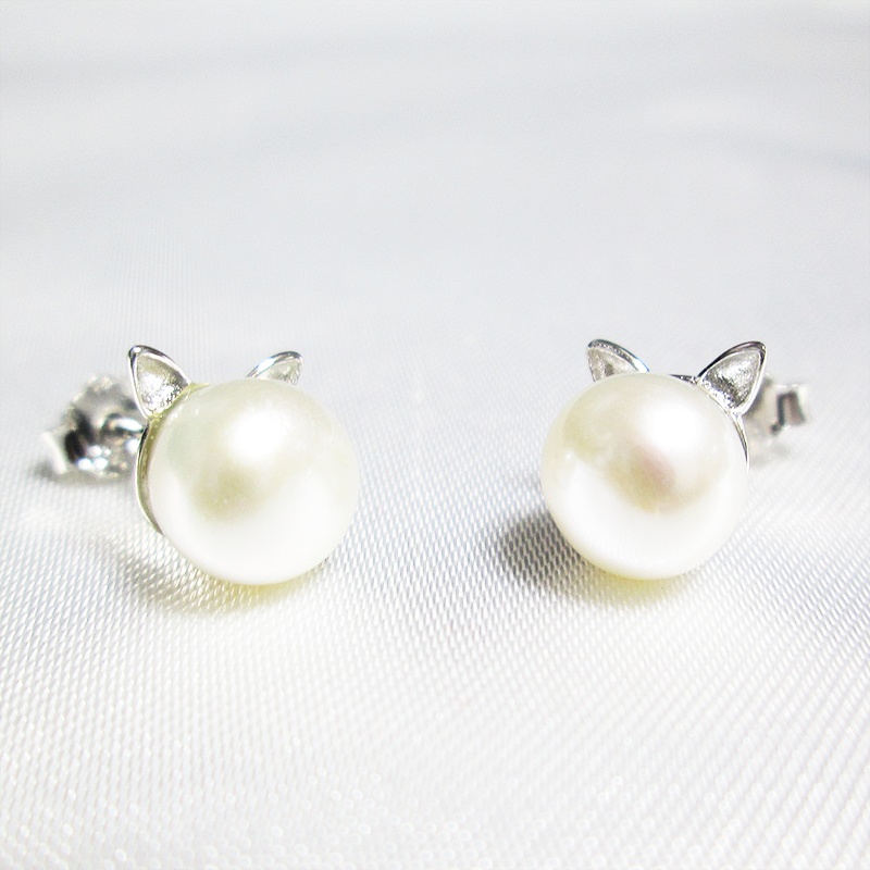 シルバー925 シンプルにさり気なく大人可愛い猫耳パールのネックレスとピアスのセット 淡水パール アジャスター追加可