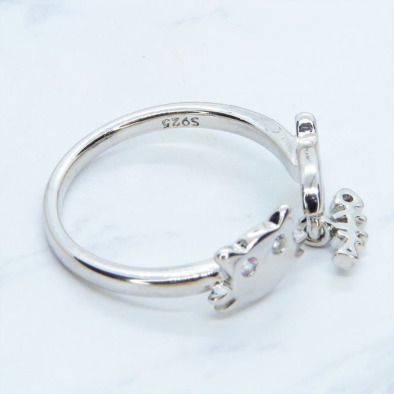 シルバー925 猫フェイスとお魚を組み合わせた大人可愛いリング オープンリング キュービックジルコニア 魚の骨 揺れる フリーサイズ