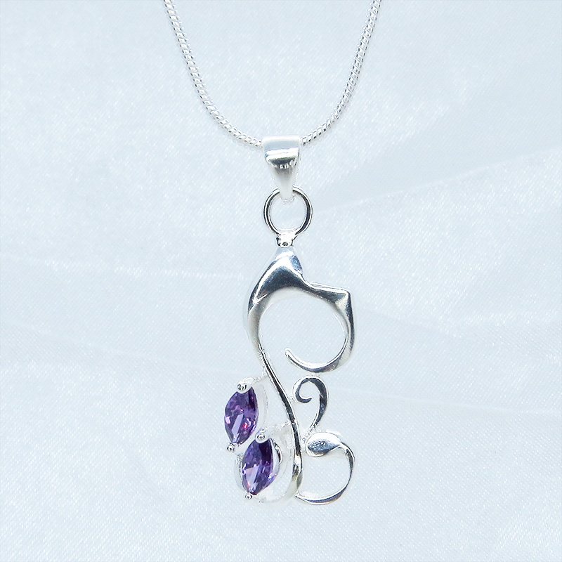 しなやかでなめらかな優しい曲線の猫モチーフのペンダントネックレス アメジスト