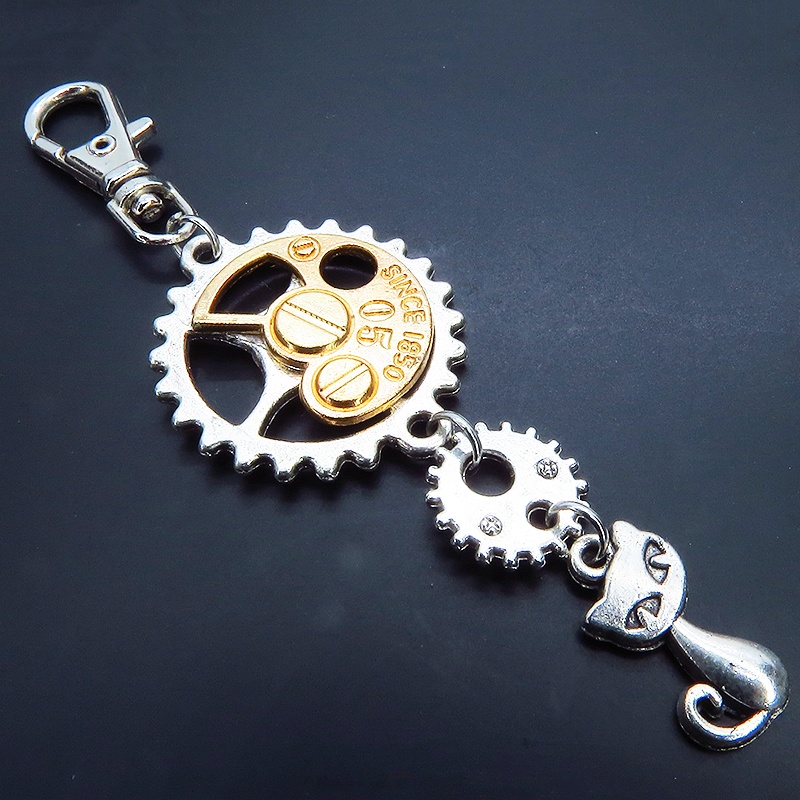 スチームパンク風 猫と歯車のチャーム キーホルダー アンティークシルバー マットゴールド