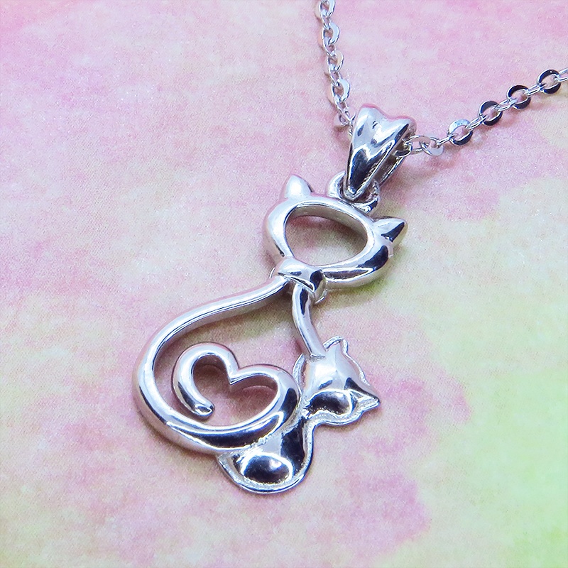シルバー925 親子が寄り添う猫シルエットモチーフの大人可愛いペンダント・ネックレス 親子 ハート